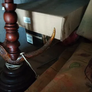 Lámpara de pie de madera