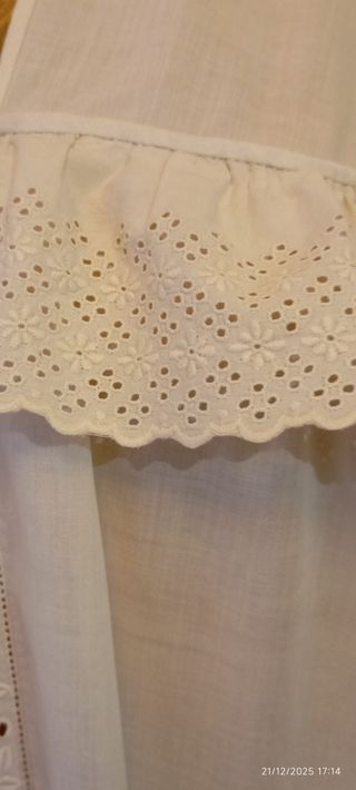Antiguo vestido blanco.