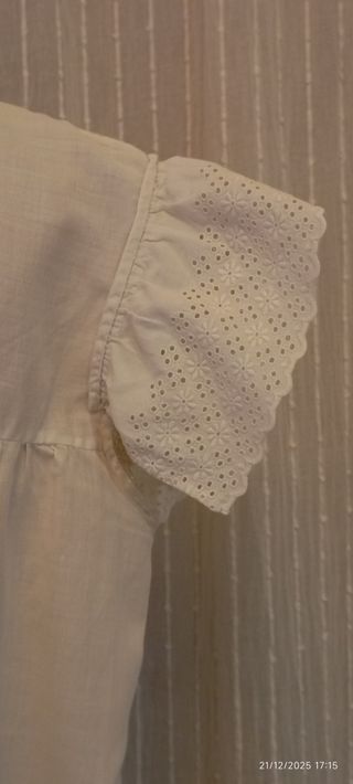 Antiguo vestido blanco.