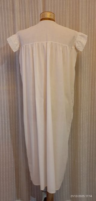 Antiguo vestido blanco.