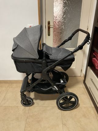 Cochecito bebé con silla de coche gris