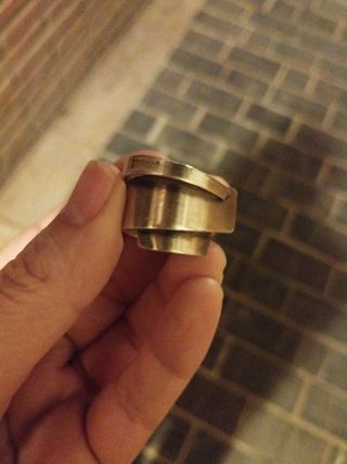 Anillo de plata diseño moderno y artesanal