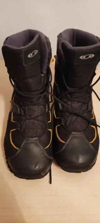 Botas Salomon Negras y Amarillas