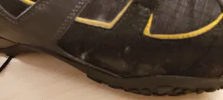 Botas Salomon Negras y Amarillas