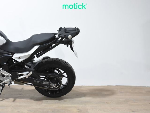 BMW F 900 XR