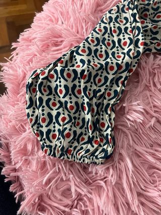 Blusa MNG hombro descubierto Talla XS