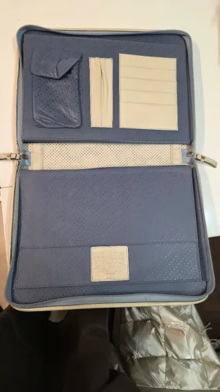 Portafolio Tous Beige y Plateado