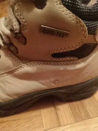 Botas de montaña Gore-Tex Talla 39