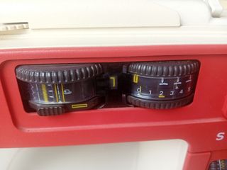 Máquina de coser Singer 6740