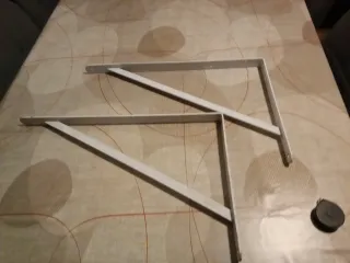 Pareja de escuadras metálicas