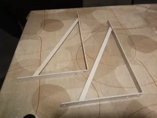 Pareja de escuadras metálicas