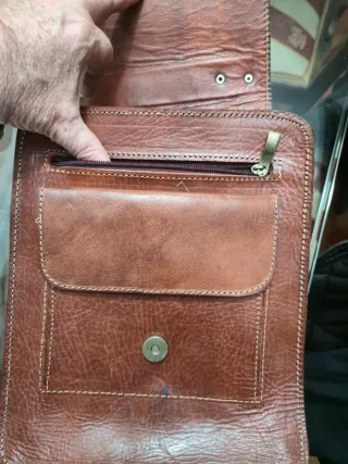 Bolso portadocumentos de auténtica Piel.