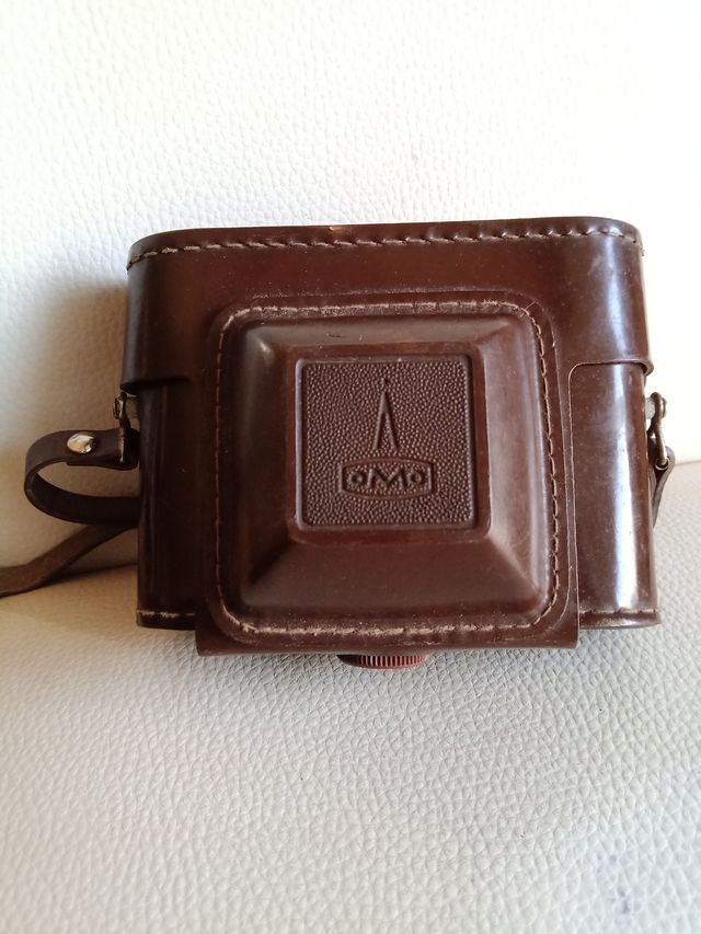 Cámara Cosmic 35 con funda (35mm)