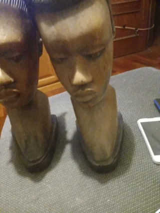 2 Bustos Madera Africanos