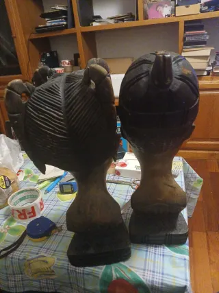 2 Bustos Madera Africanos