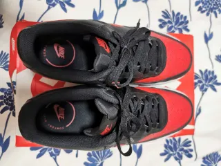 Zapatillas Nike Negras y Rojas Talla 43