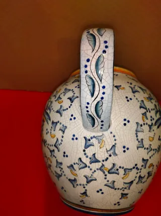 Jarrón de cerámica decorado