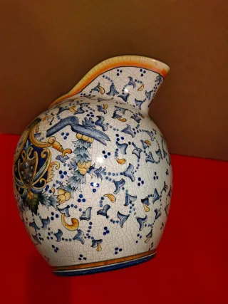 Jarrón de cerámica decorado