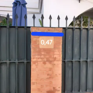 2 Rejas Metálicas Negras unidas