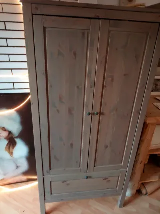 Armario infantil de madera