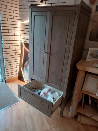 Armario infantil de madera