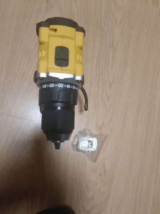 Taladro Percutor Dewalt DCD805 18V