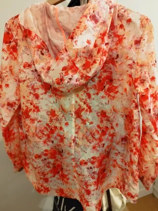 Chubasquero floral Zara T13/14