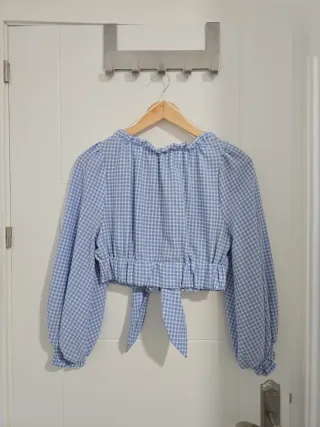 Blusa crop Zara cuadros azules talla S manga larga