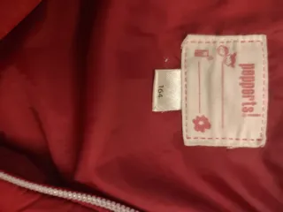 Chaqueta roja con bolsillos brillantes talla 14