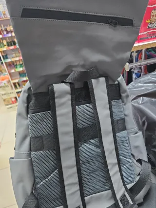 Mochila moderna e impermeable