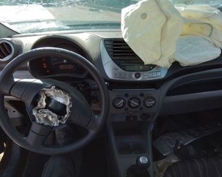 5159526 piloto trasero izquierdo nissan pix0 (uao)