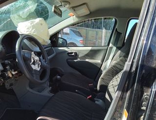 5159526 piloto trasero izquierdo nissan pix0 (uao)