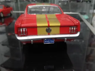 Ford Mustang 350GT 1/18 Universal Hobbies