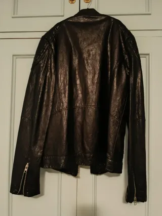 Cazadora negra efecto piel Springfield