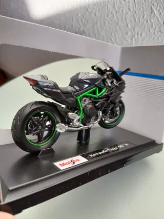 Maisto Kawasaki Ninja H2R 1:18