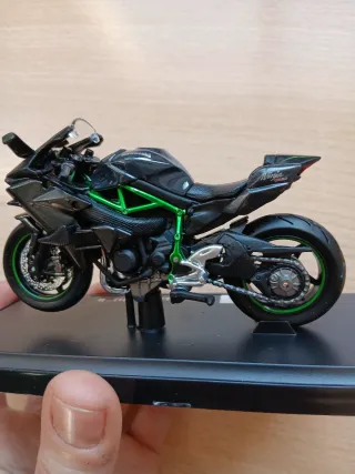 Maisto Kawasaki Ninja H2R 1:18