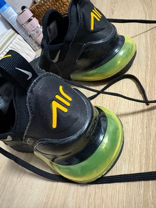 Tenis Nike Air 270 Negro y Verde