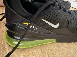 Tenis Nike Air 270 Negro y Verde