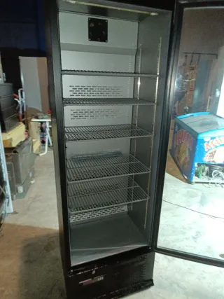 Nevera expositora postres/bebidas