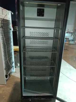 Nevera expositora postres/bebidas