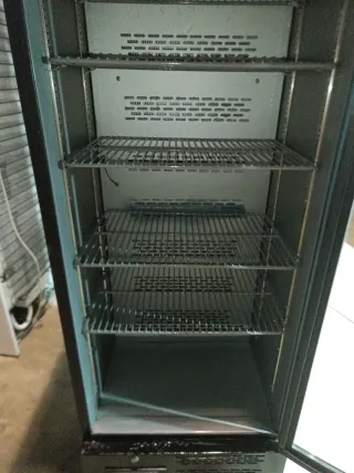 Nevera expositora postres/bebidas