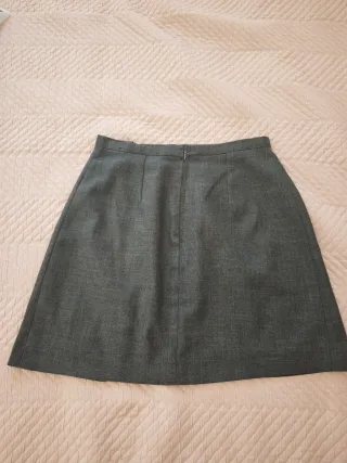 Falda gris