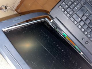 Portátil HP para piezas (enciende)