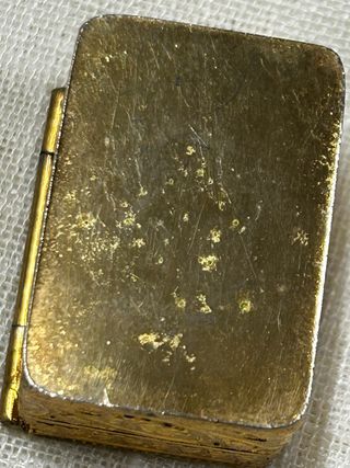 Cajita /Pastillero vintage dorado Micro mosaicos