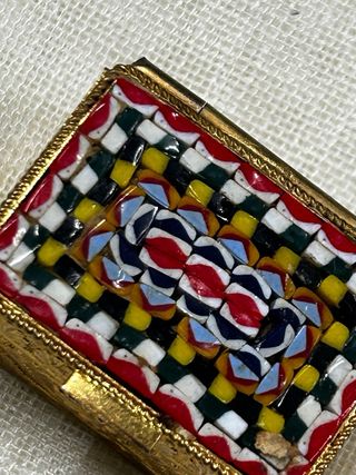 Cajita /Pastillero vintage dorado Micro mosaicos