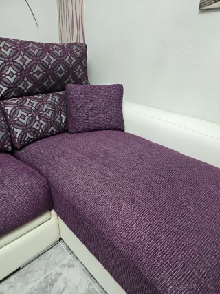 Sofá Chaiselongue Morado y Blanco