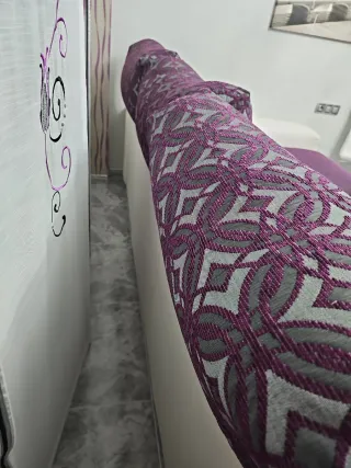 Sofá Chaiselongue Morado y Blanco