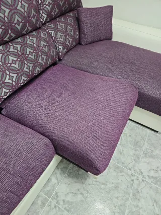 Sofá Chaiselongue Morado y Blanco