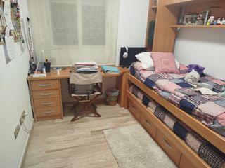 Dormitorio juvenil casi sin usar