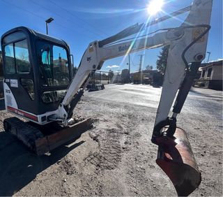 Excavadora Bobcat 323